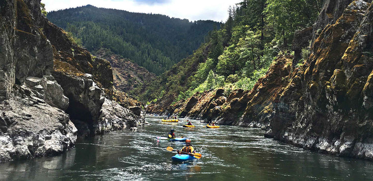A group of rafters on the Rogue River