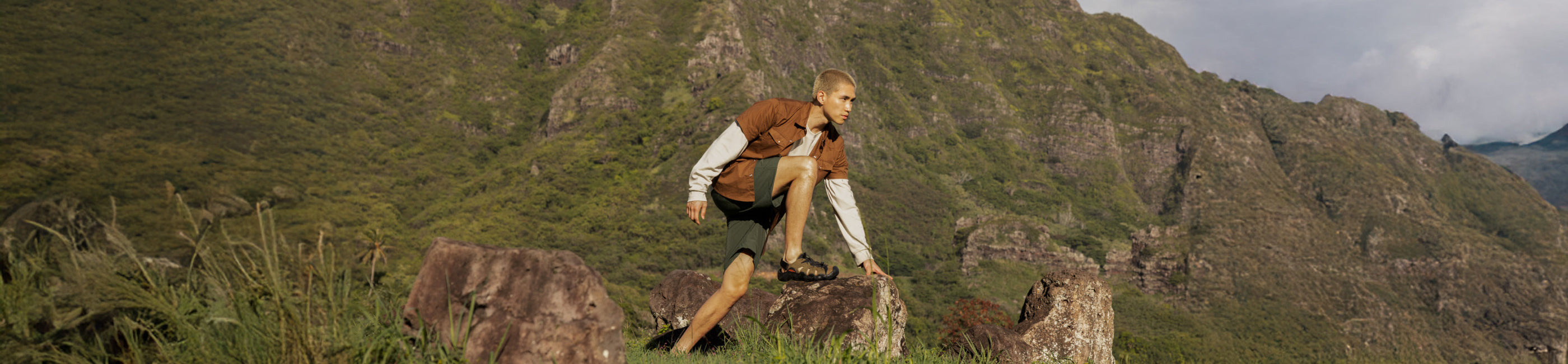 mens hiking water sandals