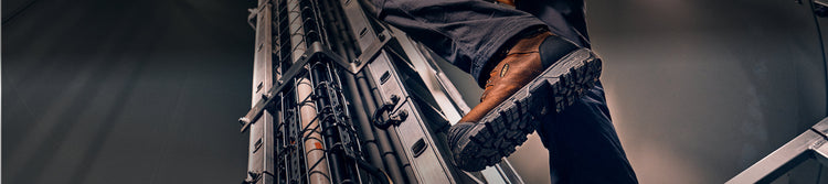 90° Degree Heel Work Boots & Shoes