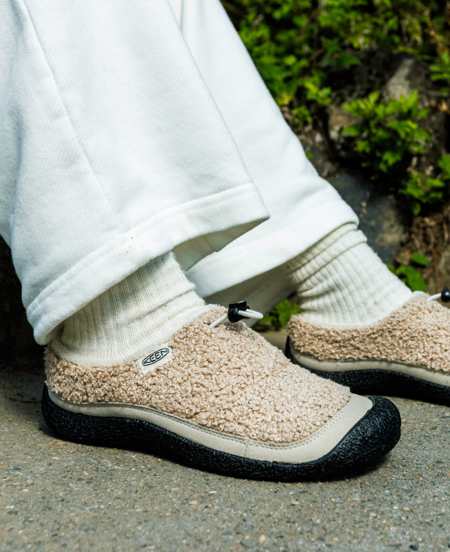 Women's Howser III Slide | Plaza Taupe/Black | KEEN Footwear