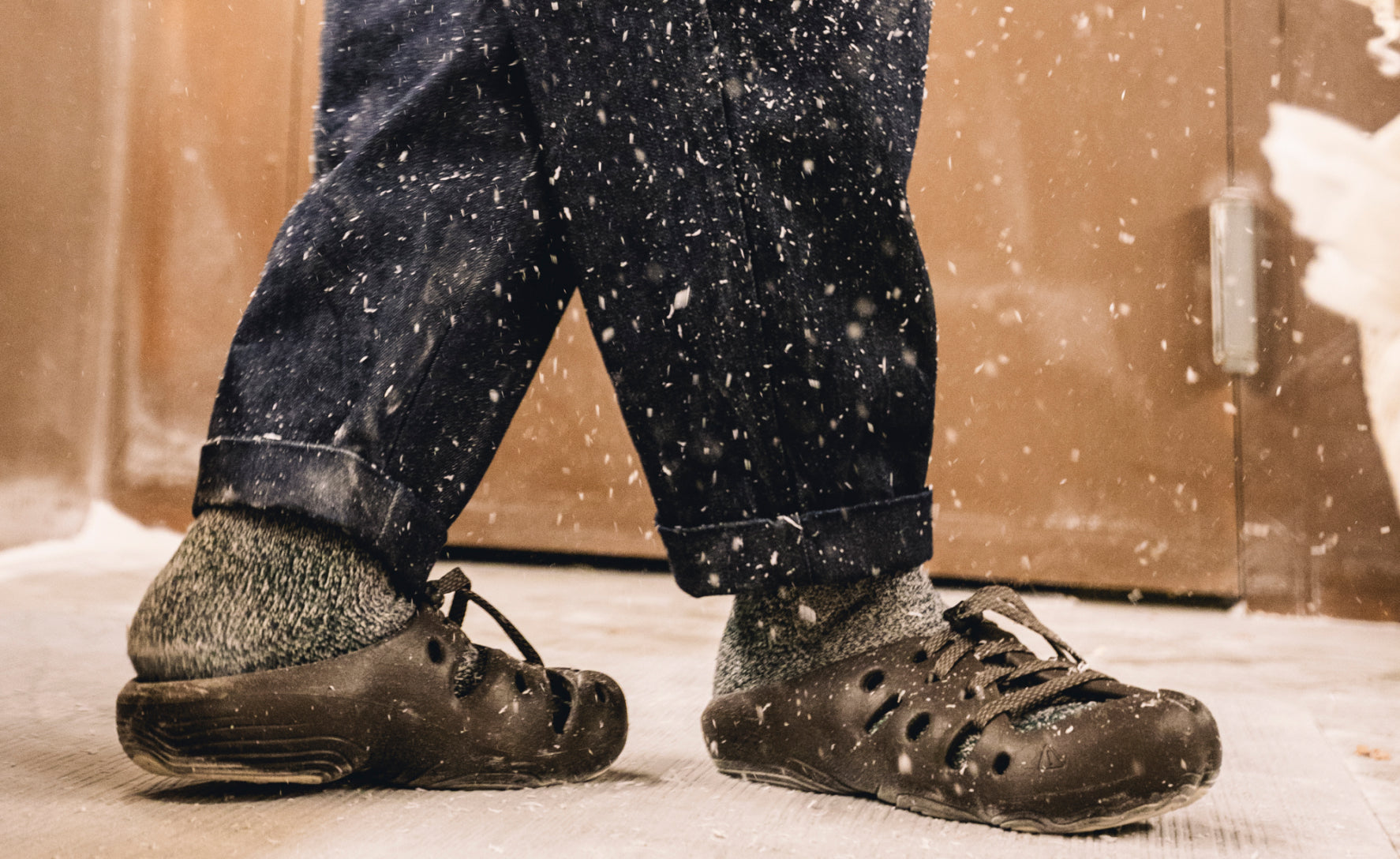 靴 Yogeez KEEN x Pilgrim Surf+Supply All Gender Yogeez Clog x Pilgrim Surf + Supply | Chocolate Brown