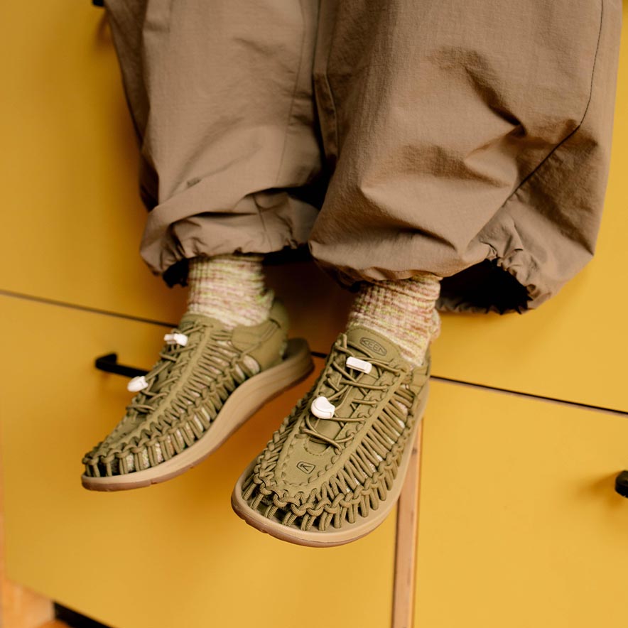 Women's UNEEK Martini Olive/Safari Sandal | KEEN | KEEN Footwear