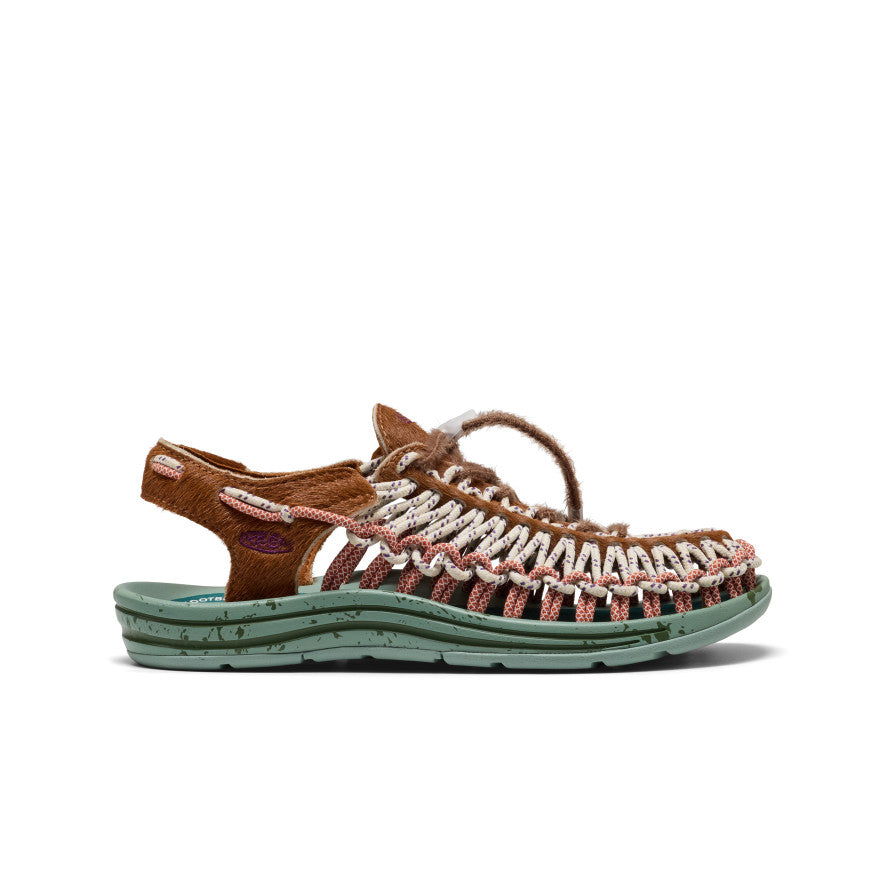 【未使用】KEEN UNEEK LEATHER ブラウン（プー142） All Gender UNEEK Leather Sneaker | Terrain Roasted Pecan | KEEN