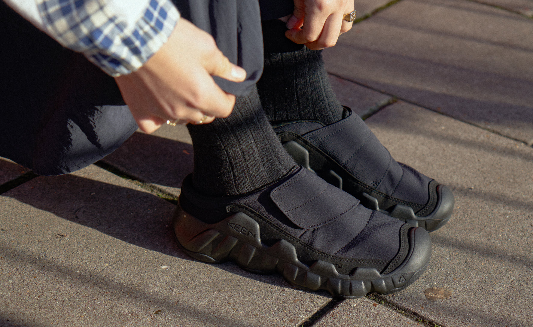 Women's Hypowser Wrap Shoe | Black/Black | KEEN Footwear