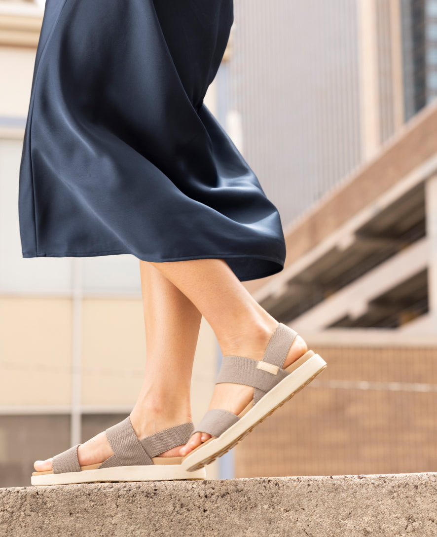 Women's Black Stretch Sandals Elle Backstrap KEEN Footwear