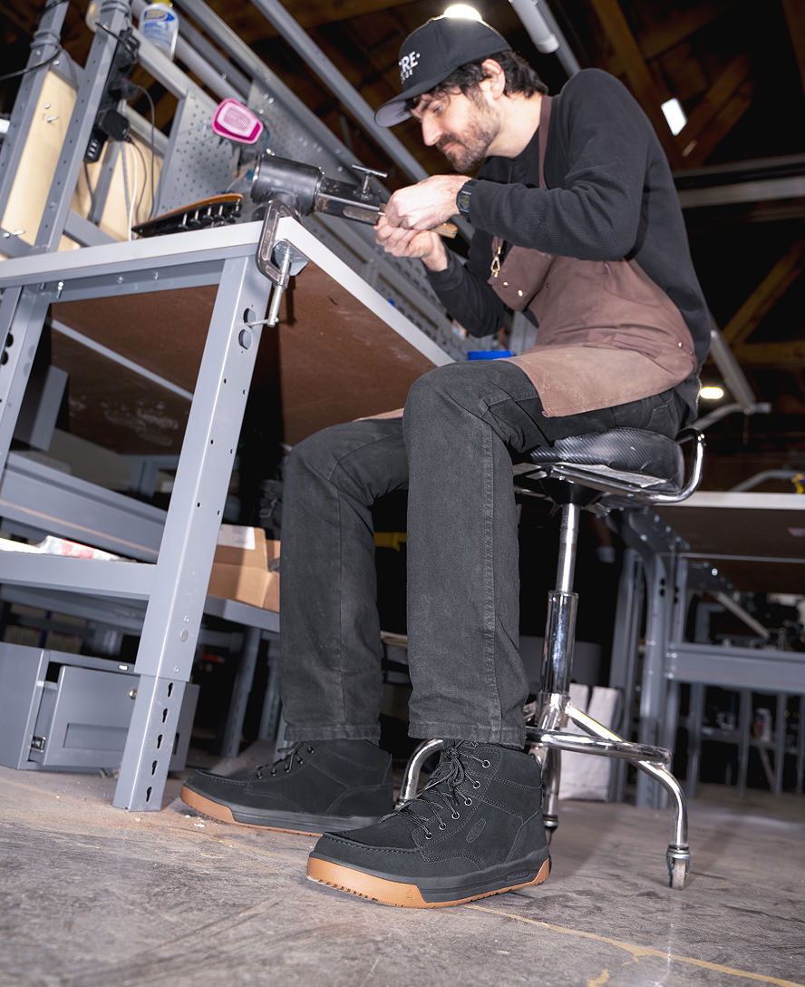 Men's Gibson Boot (Soft Toe) | Black/Gum | KEEN Footwear