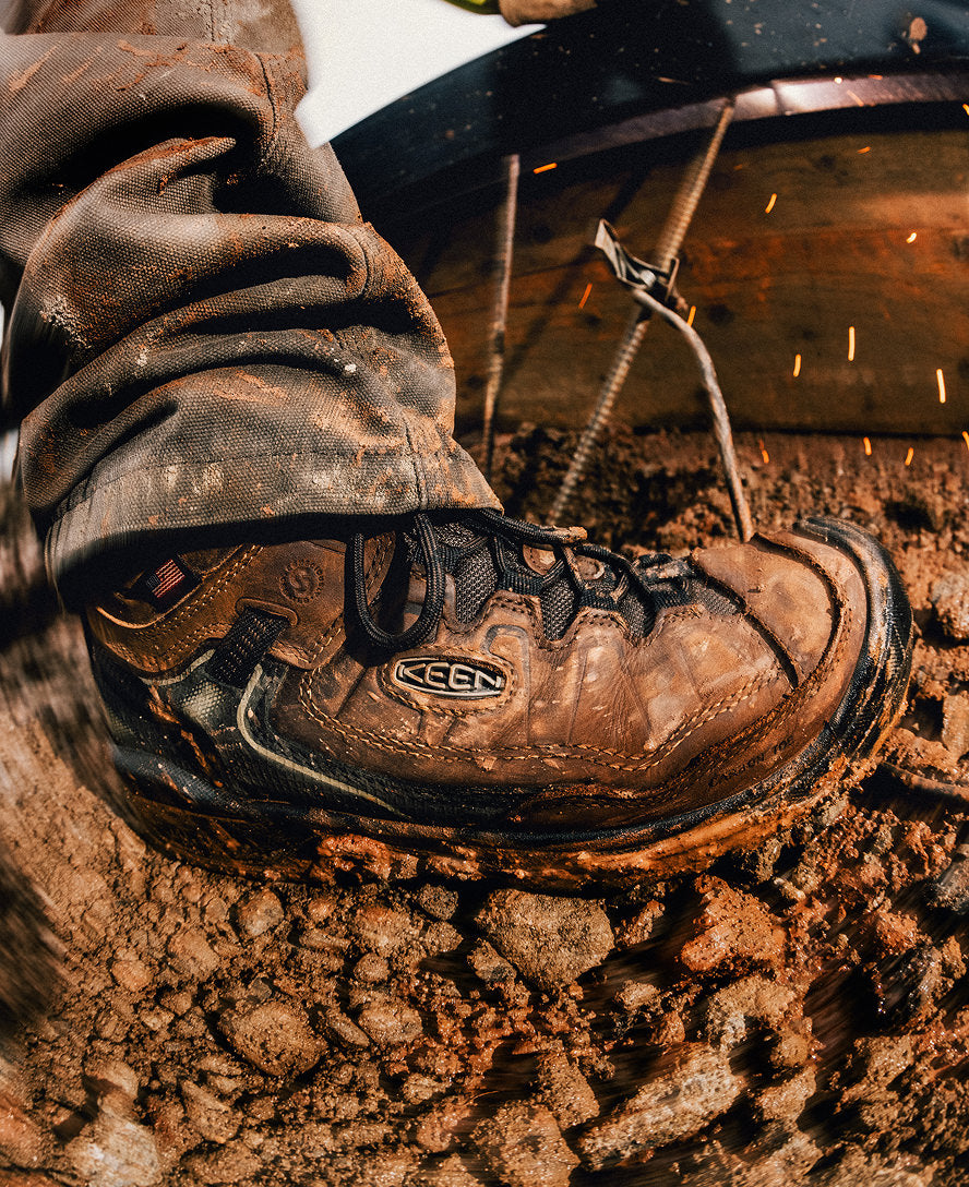 Men's Targhee IV Waterproof Work Boot (Carbon Toe) | Dark Earth