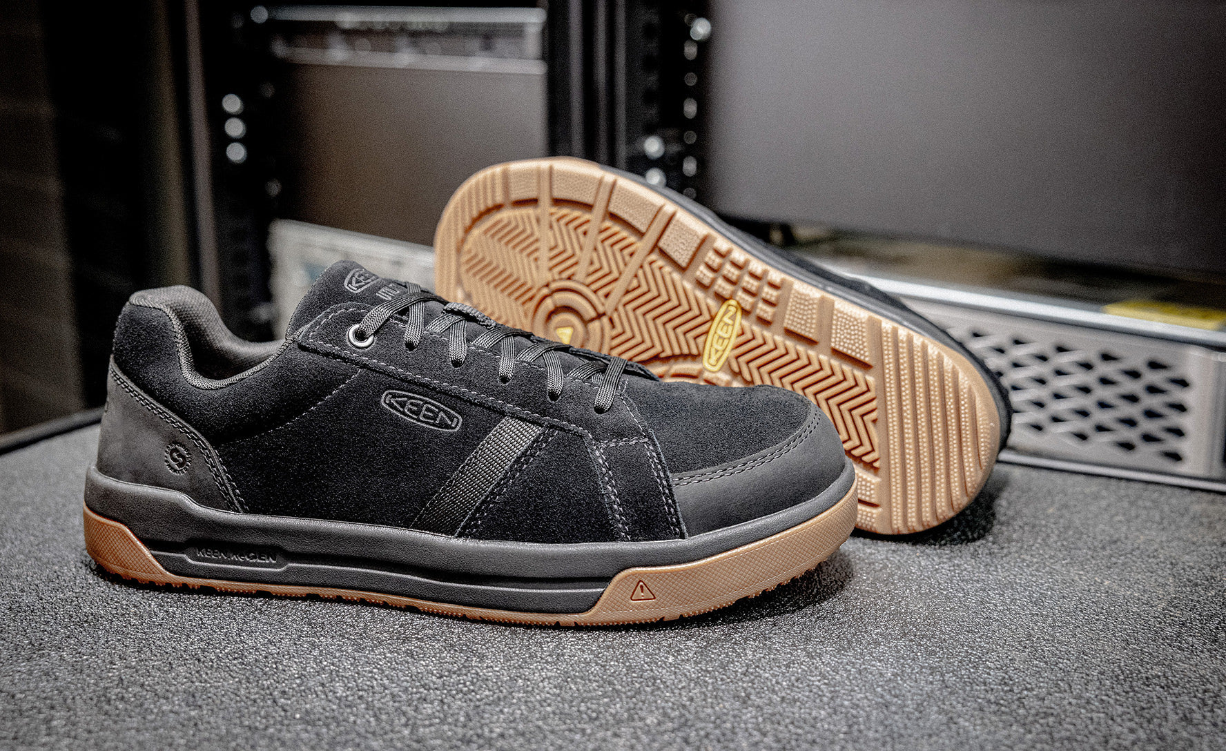 Men's Kenton+ ESD Work Shoe (Carbon Toe) | Black/Gum | KEEN Footwear