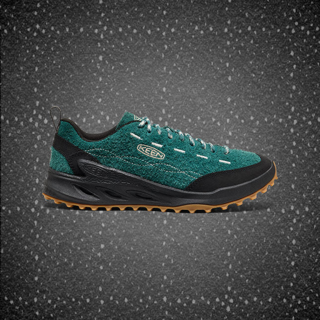Women's green and black Jasper casual shoe featuring a durable black sole, designed for outdoor adventures and casual wear.
