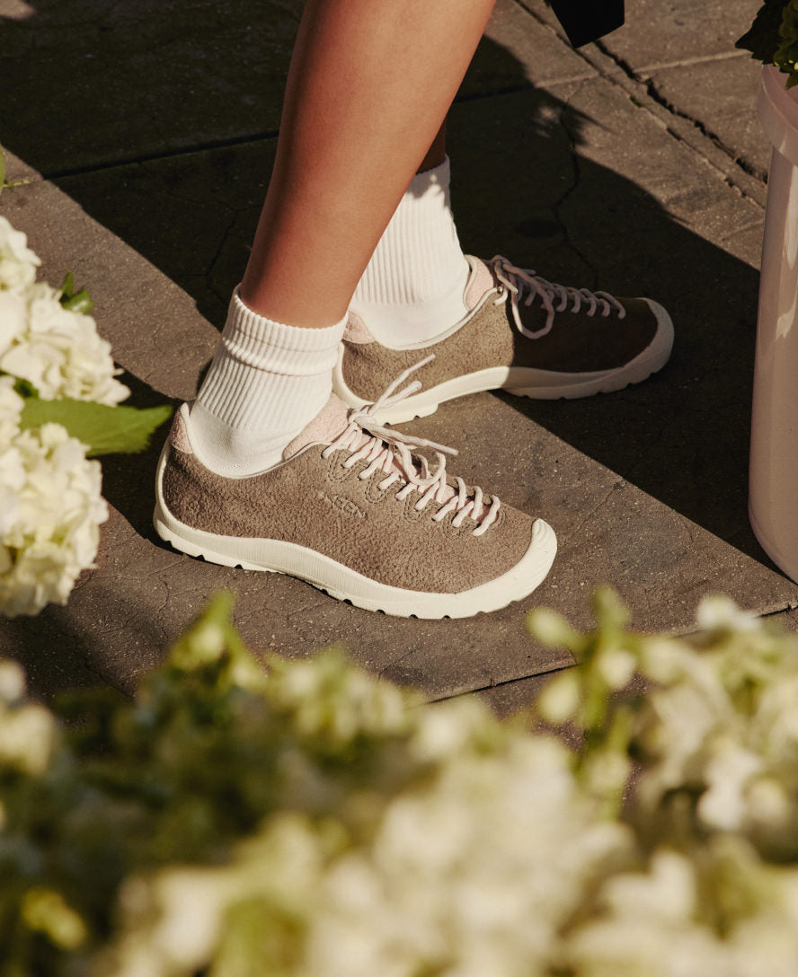 K ベージュM Women's Jasper KM Lite Sneaker | Plaza Taupe/Birch | KEEN Footwear