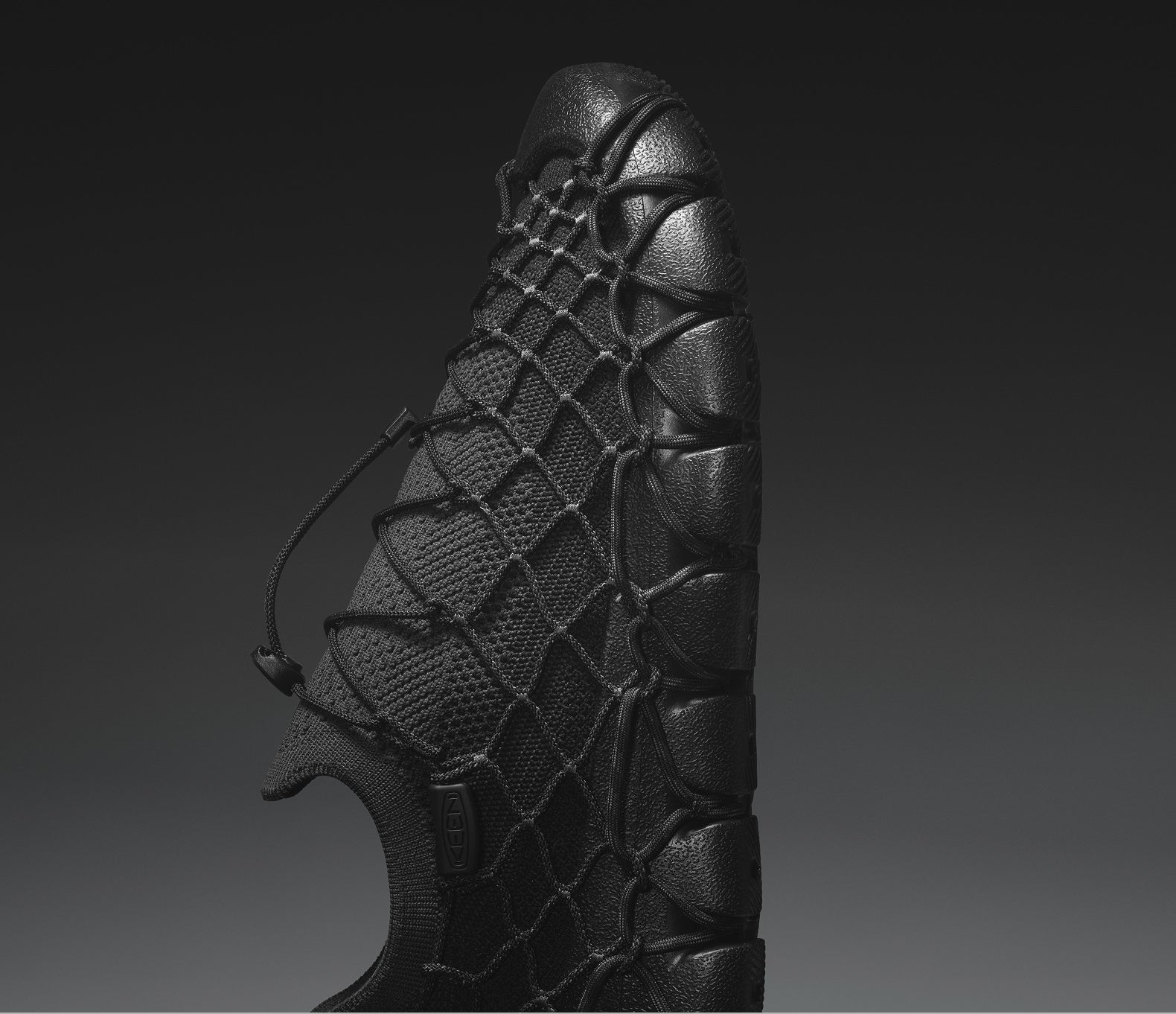 Women's UNEEK 360 Sneaker | Black/Magnet | KEEN Footwear