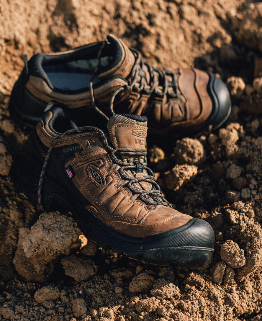 Keen Men\'s Dark Brown Hiking Boots - Brown/Black Accent KEEN Targhee IV Waterproof Hiking Shoes for Men | Cabela main image 3