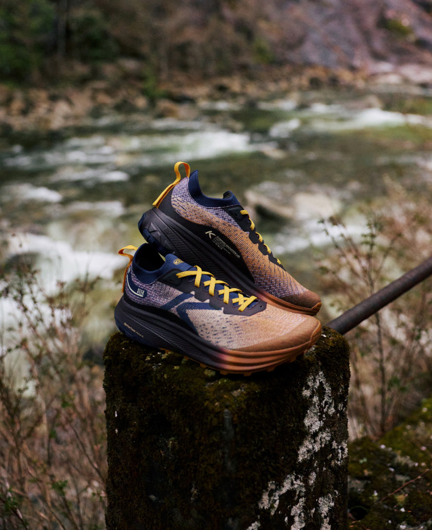 Men's Seek Trail Running Shoe | Chipmunk/Symphonic Sunset | KEEN