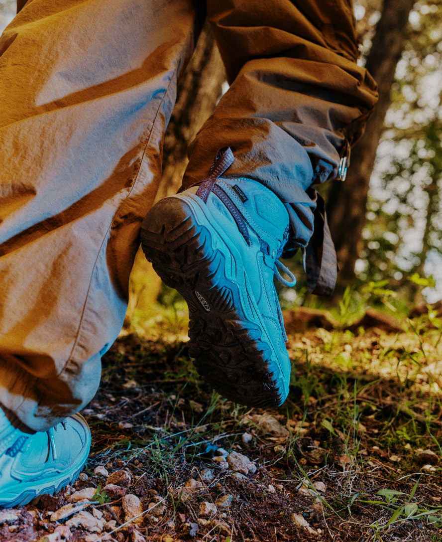 カナマール スニーカー Men's Targhee IV Waterproof Hiking Boot | Magnet/Black | KEEN Footwear