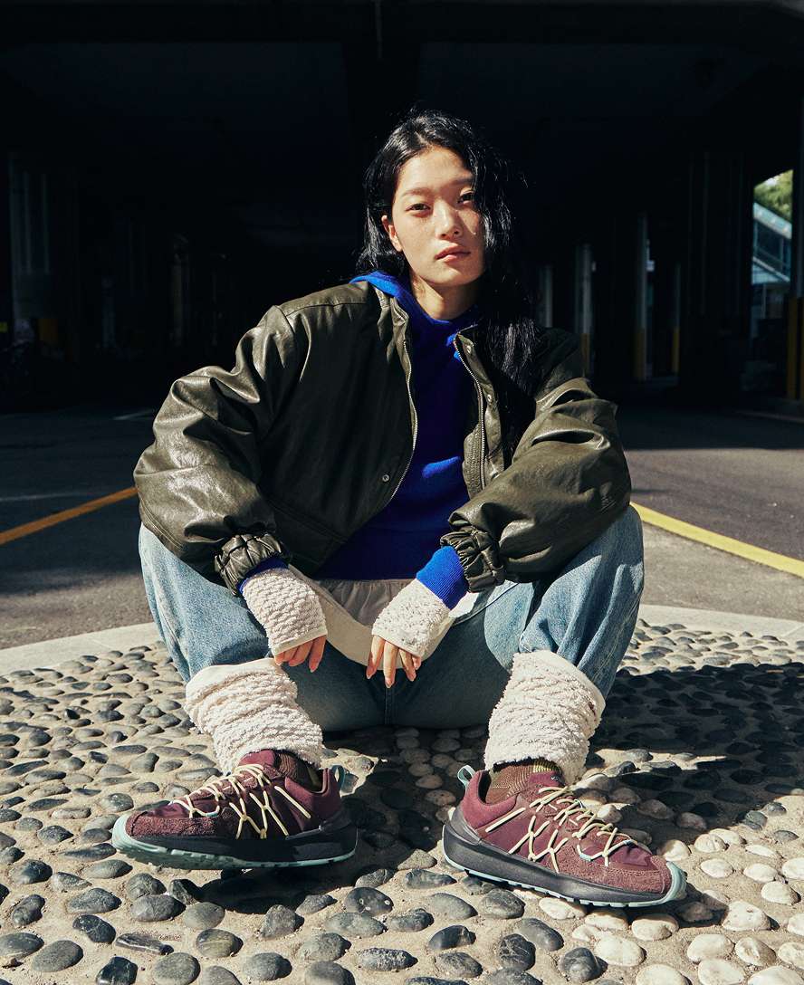 Women's UNEEK Trekker Sneaker | Naval Academy/Roasted Pecan | KEEN