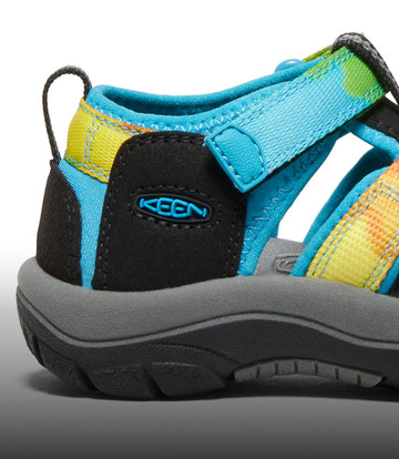 Big Kids' Newport H2  |  Verry Berry/Fusion Coral