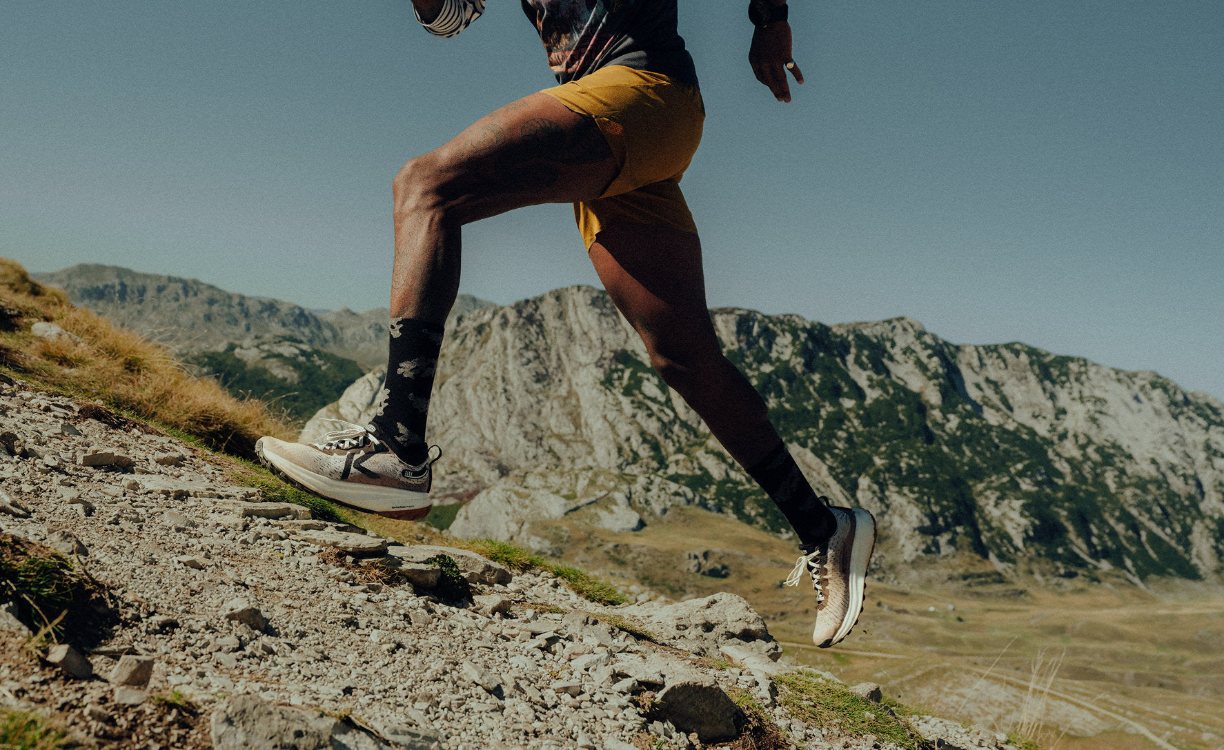 Men's Seek Trail Running Shoe | Grenadine/Ocean Depths | KEEN Footwear