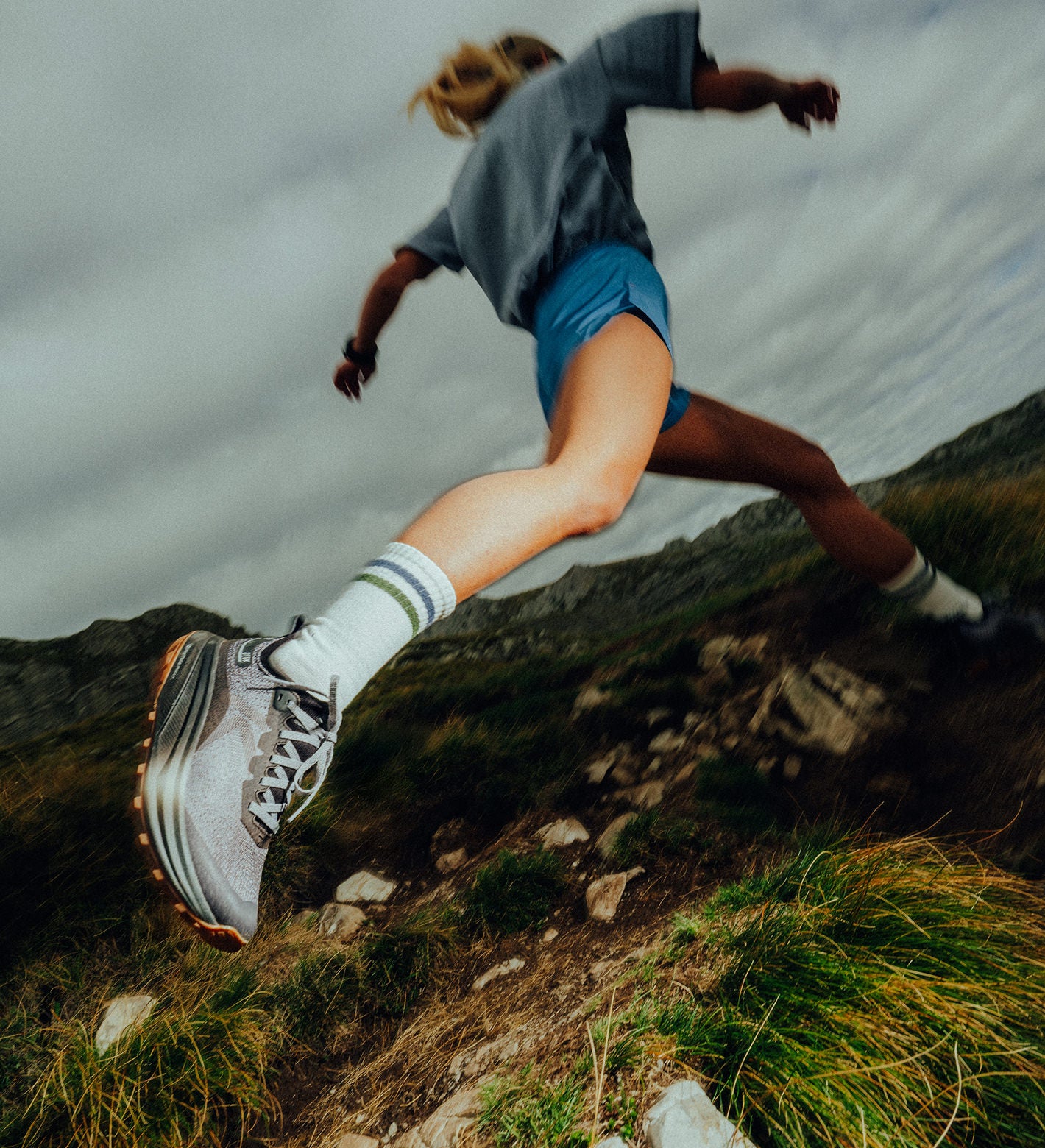 Women's Seek Trail Running Shoe | Safari/Black | KEEN Footwear
