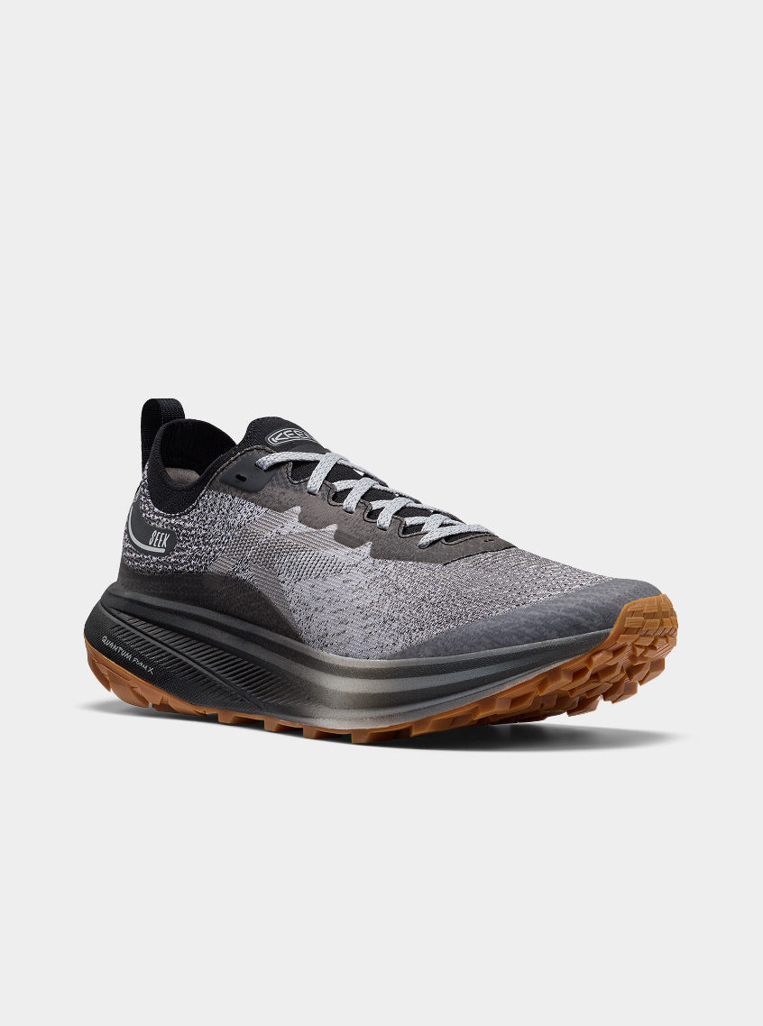 Product shot of men's black and gray Seek Running shoe.