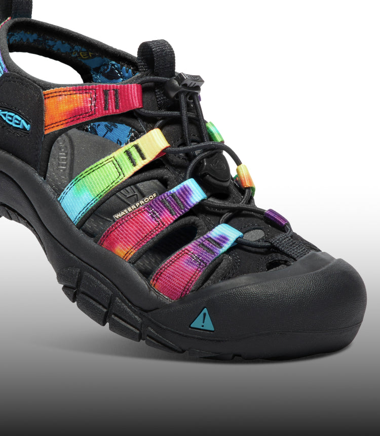 A black and tie-dye women's Newport sandal.